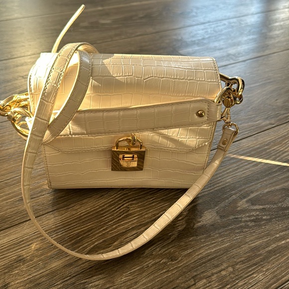 Steve Madden Handbags - STEVE MADDEN BAG